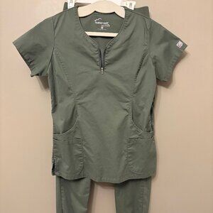 Buttersoft Scrubs Set: Light Olive Green Uniform Advantage- Size XS Top & Bottom